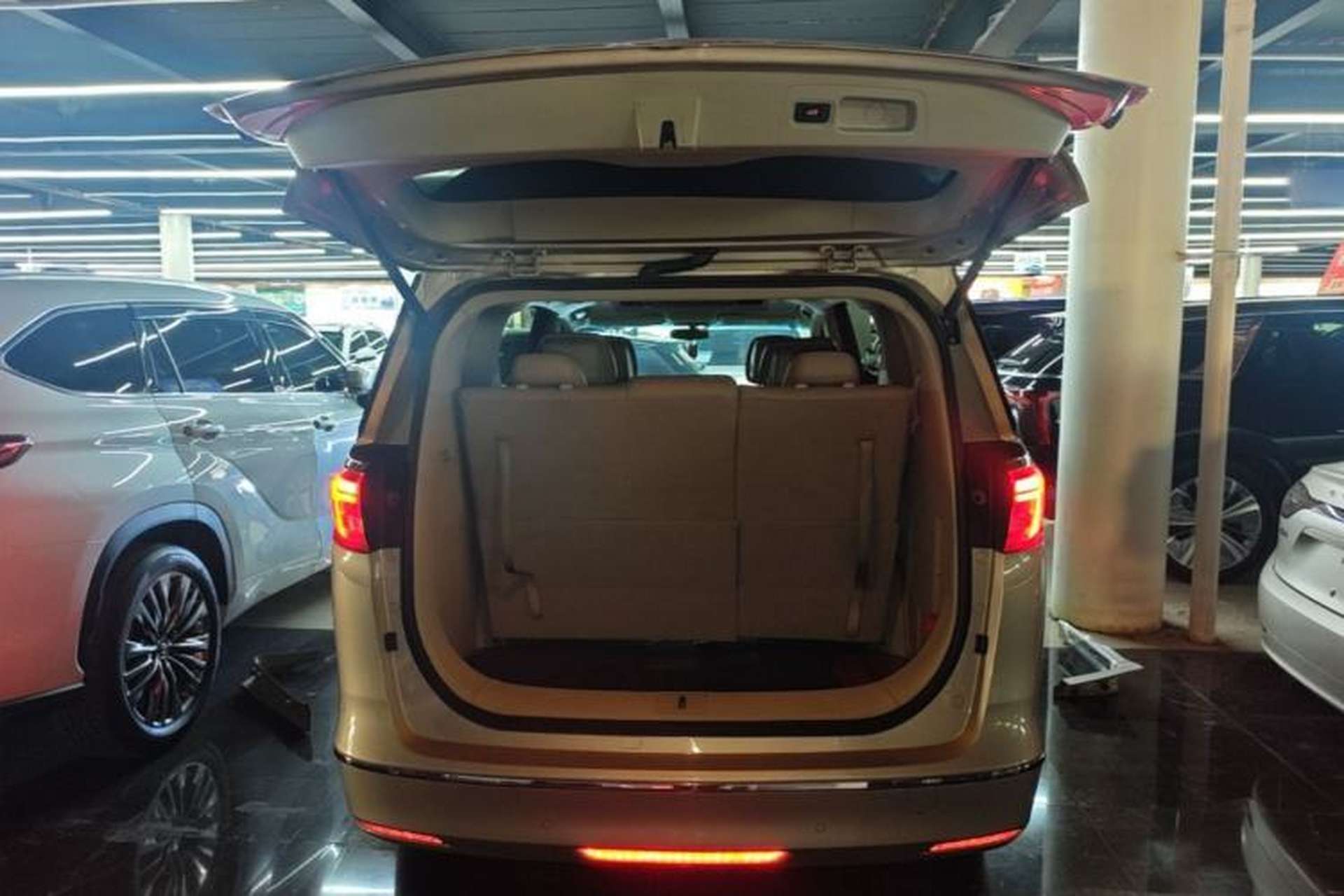 Used Buick GL8 2017 ES 28T Comfort Model China V Standard Trunk