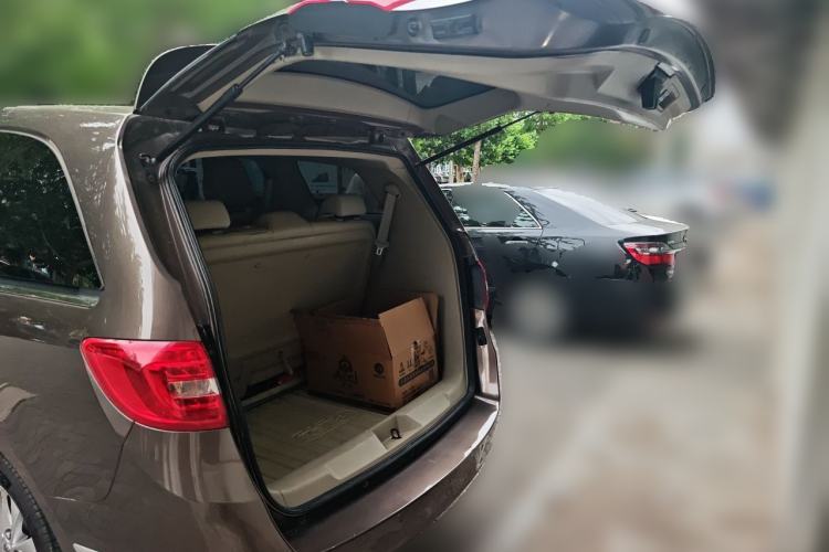 Used Buick GL8 2017 25S Luxury Version China V Standard Trunk