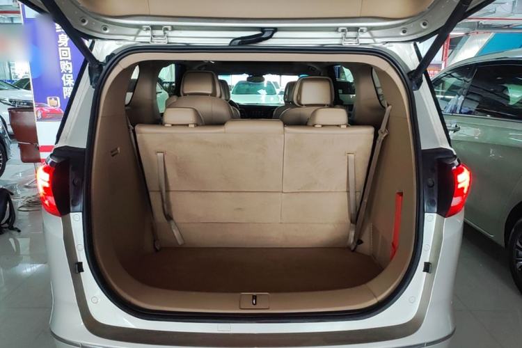 Used Buick GL8 2017 ES 28T Luxury Model China V Standard Trunk