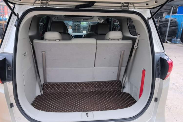 Used Buick GL8 2017 ES 28T Comfort Model China V Standard Trunk