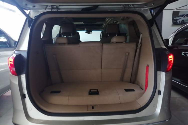 Used Buick GL8 2017 ES 28T Luxury Model China V Standard Trunk