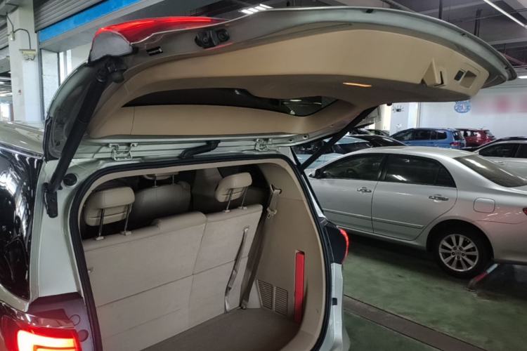 Used Buick GL8 2017 ES 28T Luxury Model China V Standard Trunk