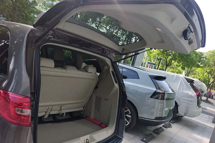 Used Buick GL8 2017 25S Prestige Version China V Standard Trunk