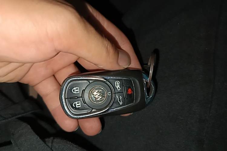 Used Buick GL8 2017 ES 28T Luxury Model China V Standard Vehicle Key