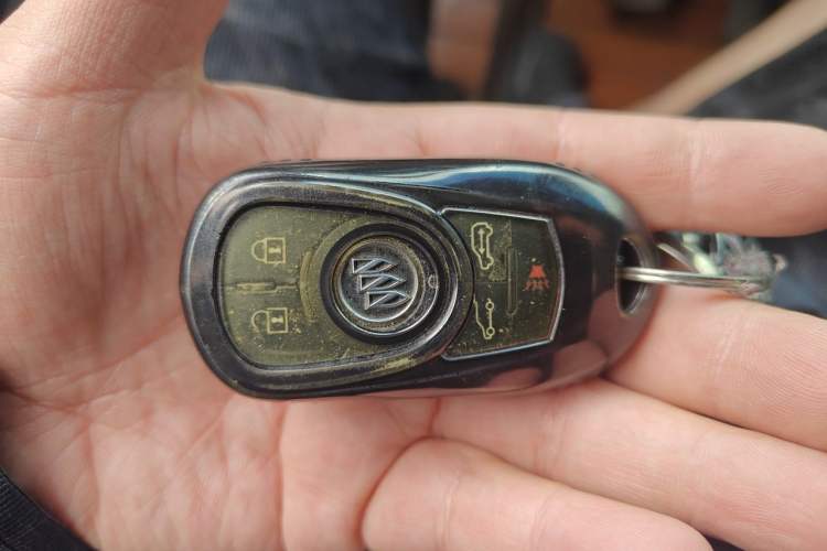 Used Buick GL8 2017 ES 28T Luxury Model China V Standard Vehicle Key