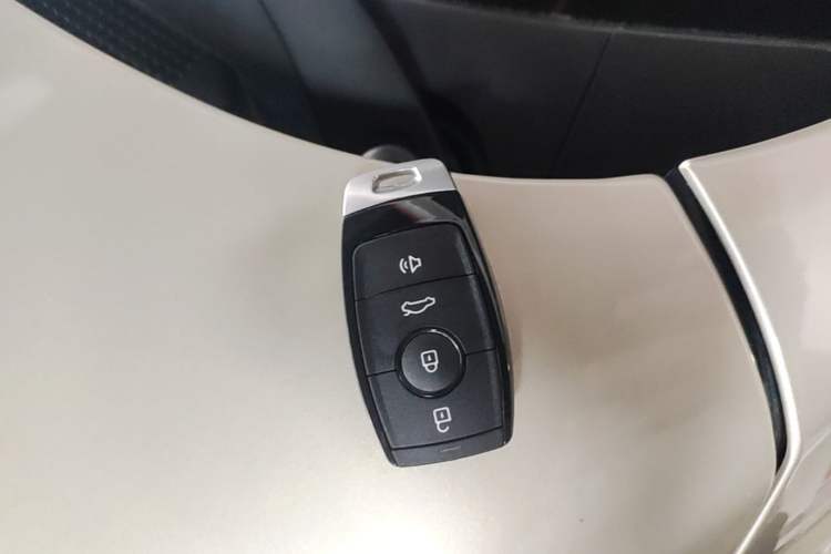 Used Buick GL8 2017 ES 28T Luxury Model China V Standard Vehicle Key