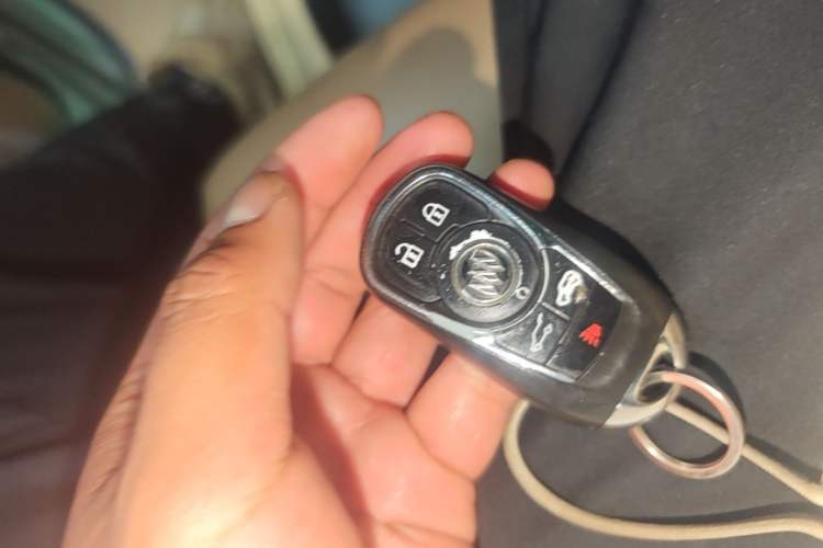 Used Buick GL8 2017 ES 28T Luxury Model China V Standard Vehicle Key