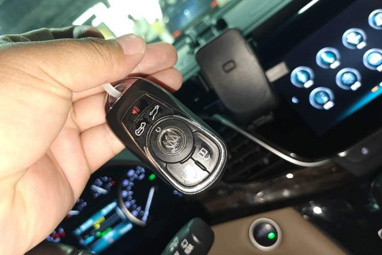 Used Buick GL8 2017 ES 28T Luxury Model China V Standard Vehicle Key