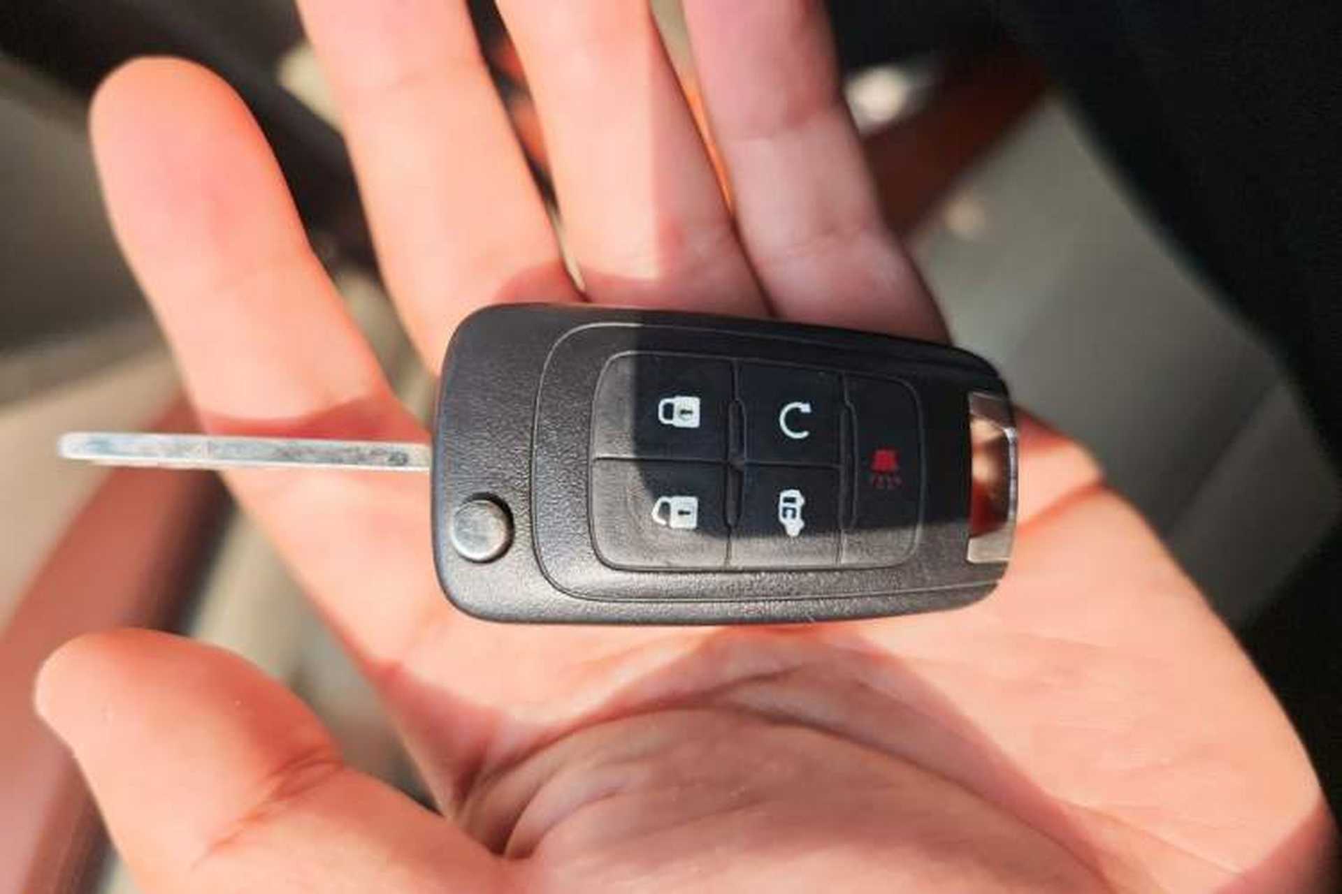 Used Buick GL8 2017 25S Luxury Version China V Standard Vehicle Key