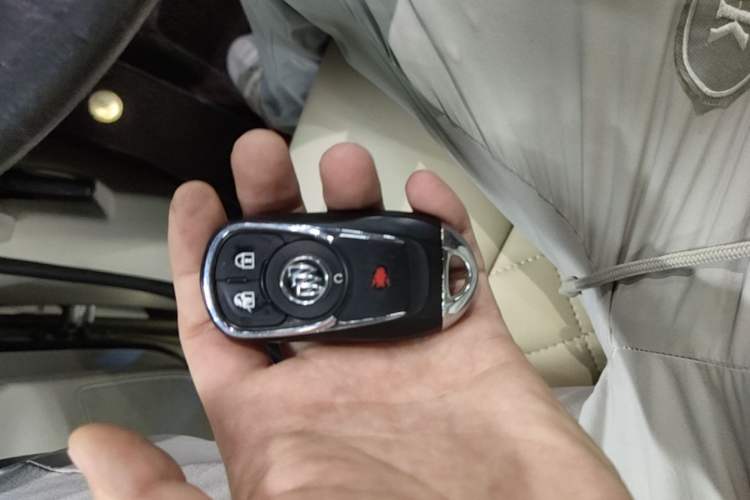 Used Buick GL8 2017 ES 28T Comfort Model China V Standard Vehicle Key