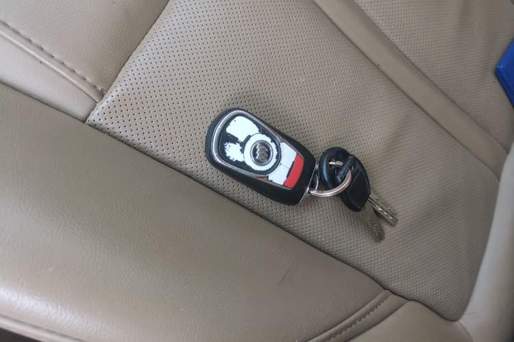 Used Buick GL8 2017 ES 28T Flagship Model China V Standard Vehicle Key