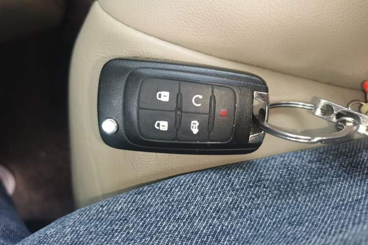 Used Buick GL8 2017 25S Luxury Version China V Standard Vehicle Key