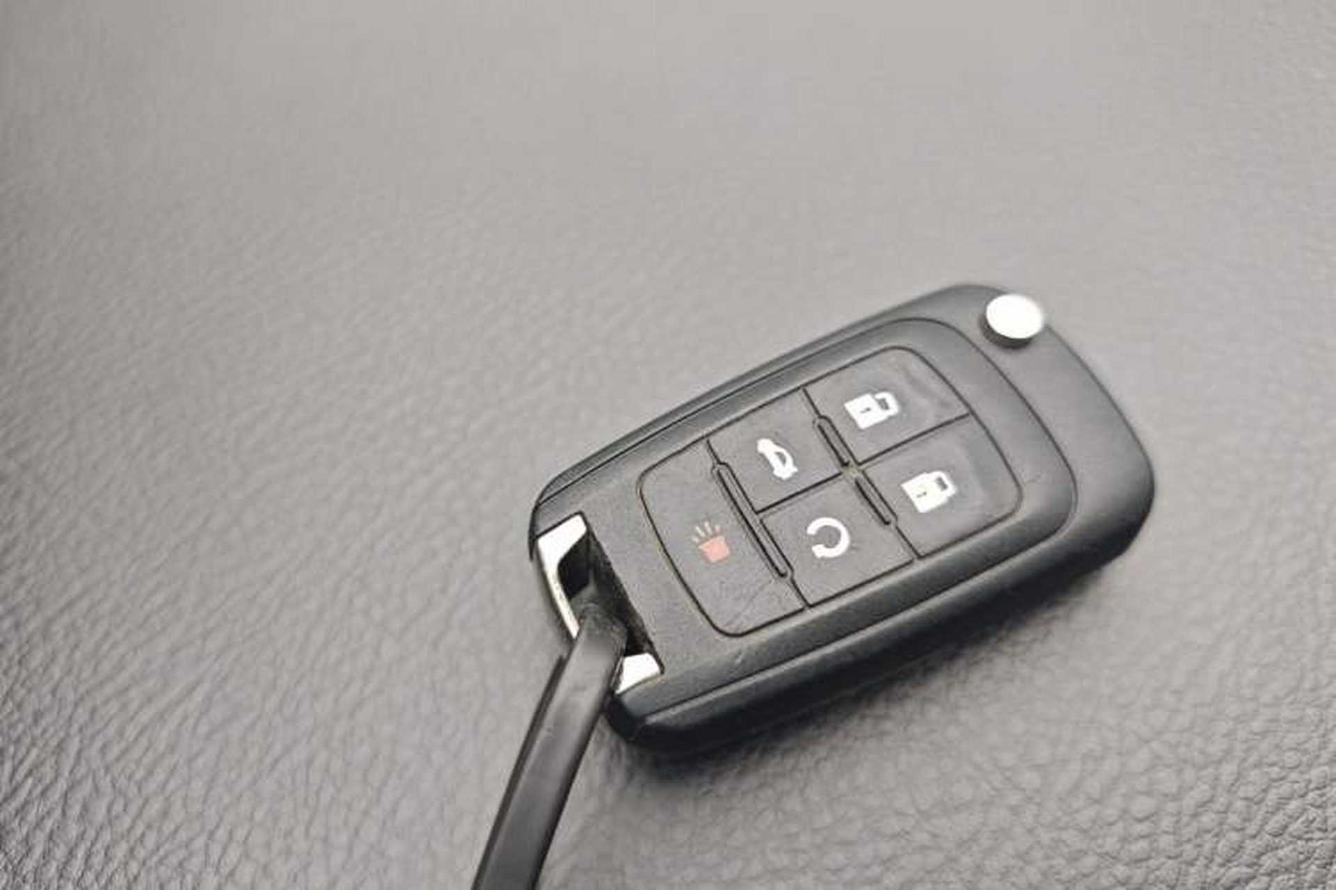 Used Buick GL8 2017 25S Luxury Version China V Standard Vehicle Key