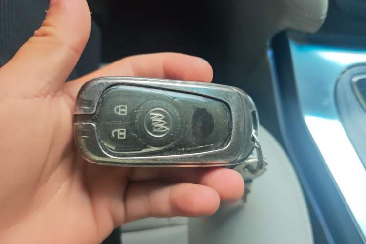 Used Buick GL8 2017 ES 28T Comfort Model China V Standard Vehicle Key