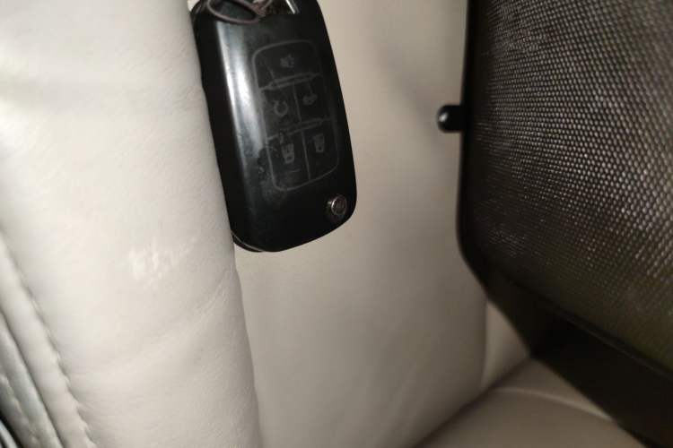 Used Buick GL8 2017 25S Luxury Version China V Standard Vehicle Key
