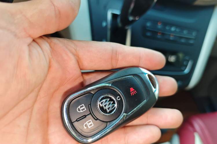 Used Buick GL8 2017 ES 28T Comfort Model China V Standard Vehicle Key