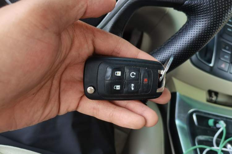 Used Buick GL8 2017 25S Luxury Version China V Standard Vehicle Key