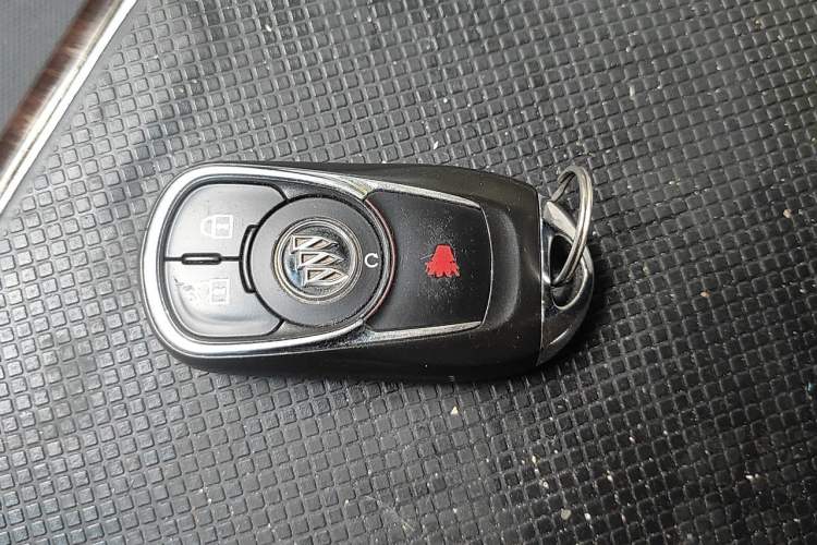 Used Buick GL8 2017 ES 28T Comfort Model China V Standard Vehicle Key