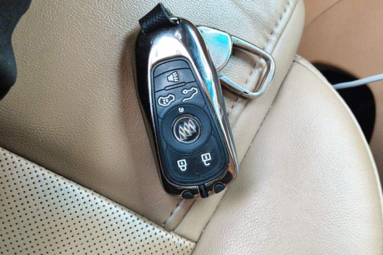 Used Buick GL8 2017 ES 28T Luxury Model China V Standard Vehicle Key