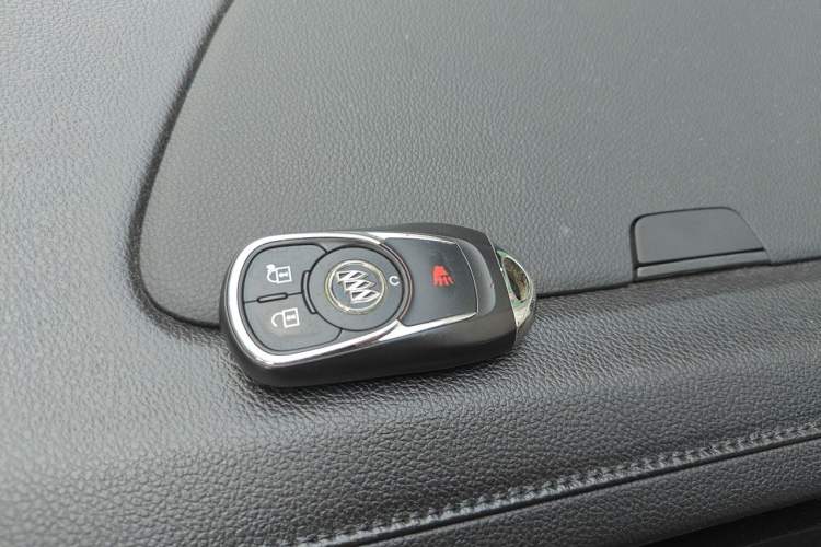 Used Buick GL8 2017 ES 28T Comfort Model China V Standard Vehicle Key
