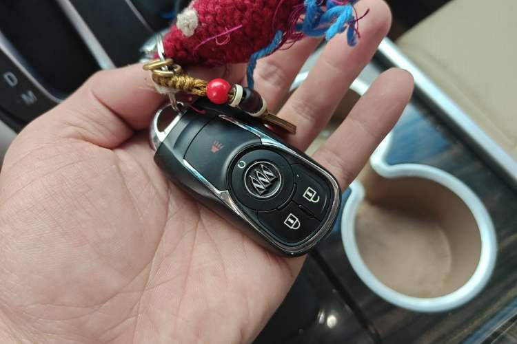 Used Buick GL8 2017 ES 28T Comfort Model China V Standard Vehicle Key