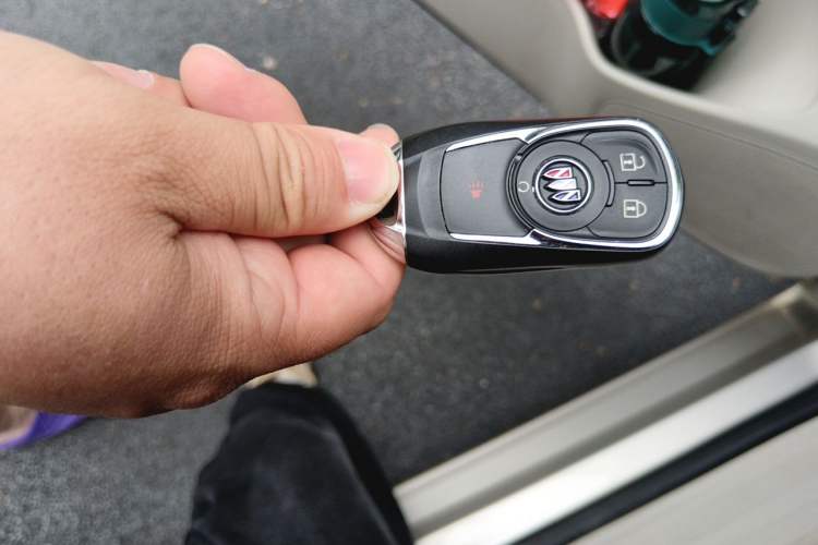 Used Buick GL8 2017 ES 28T Comfort Model China V Standard Vehicle Key