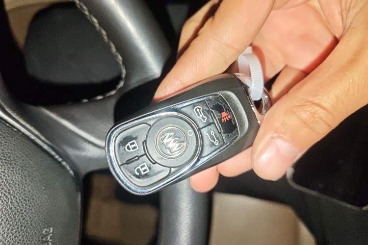 Used Buick GL8 2017 ES 28T Luxury Model China V Standard Vehicle Key