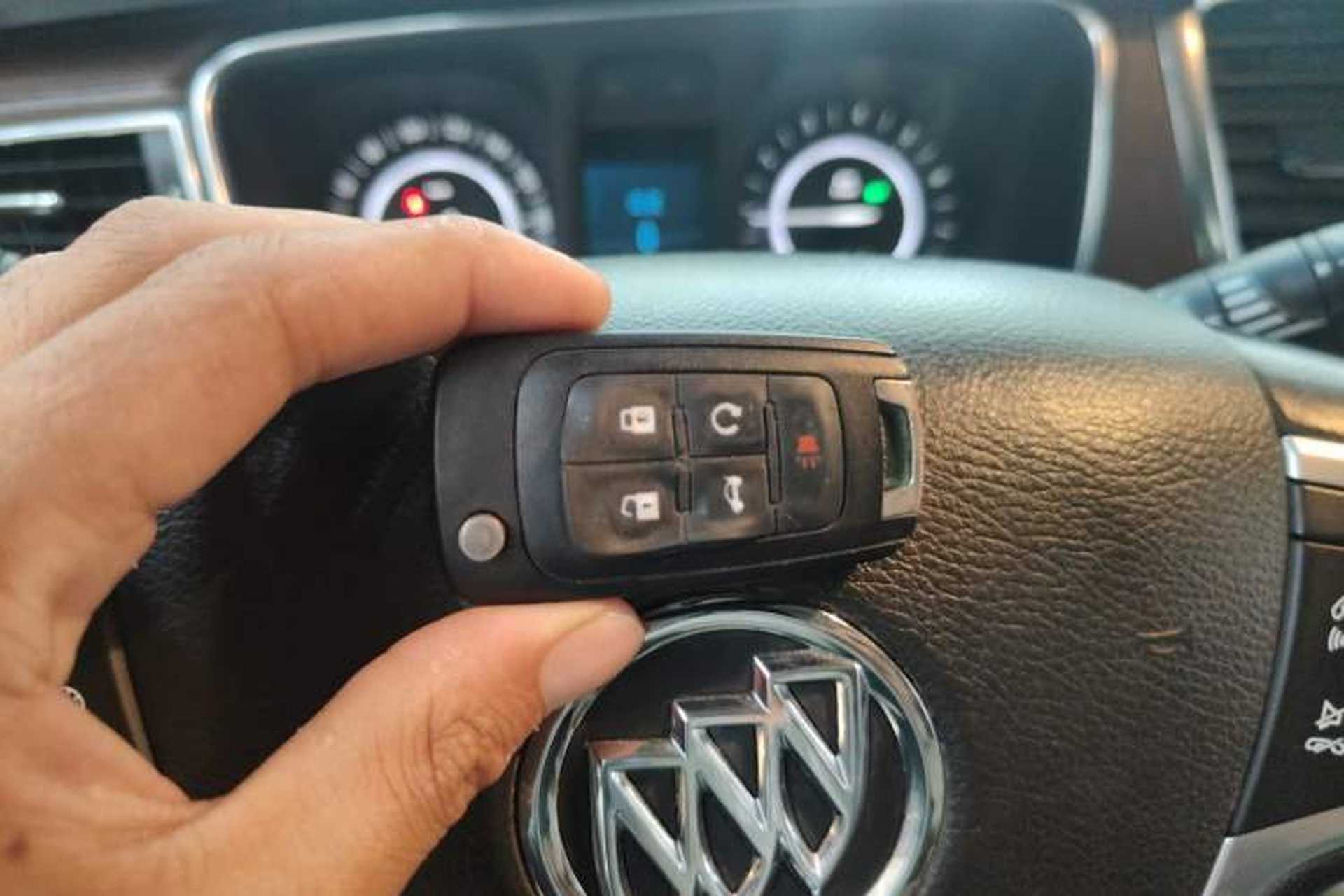 Used Buick GL8 2017 25S Luxury Version China V Standard Vehicle Key