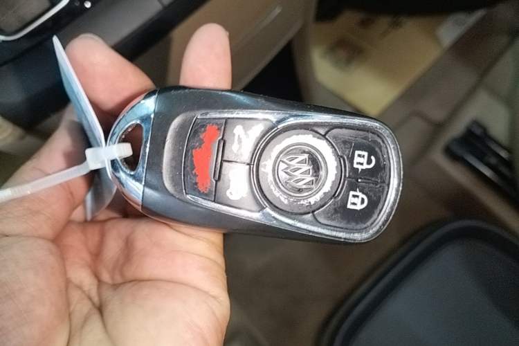 Used Buick GL8 2017 ES 28T Luxury Model China V Standard Vehicle Key