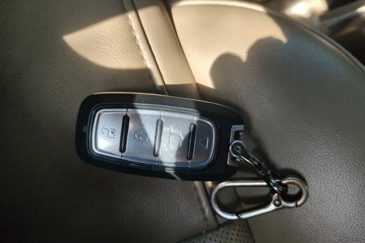Used Buick GL8 2017 ES 28T Luxury Model China V Standard Vehicle Key