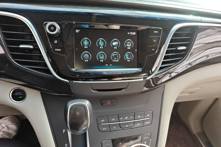 Used Buick GL8 2018 ES 28T Comfort Model China VI Standard Audio And AC Panel