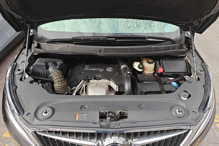 Used Buick GL8 2018 ES 28T Comfort Model China VI Standard Engine Bay