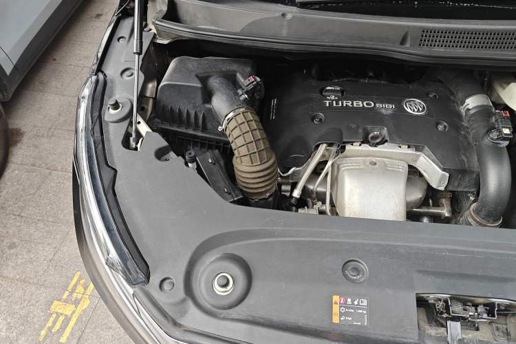 Used Buick GL8 2018 ES 28T Comfort Model China VI Standard Engine Bay Right