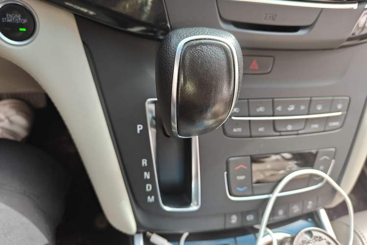 Used Buick GL8 2018 ES 28T Comfort Model China VI Standard Gear Lever