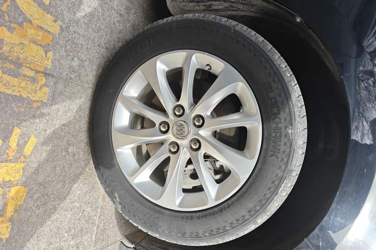 Used Buick GL8 2018 ES 28T Comfort Model China VI Standard Right Front Wheel Hub