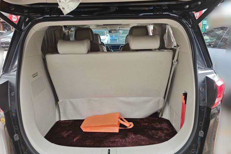 Used Buick GL8 2018 ES 28T Comfort Model China VI Standard Trunk