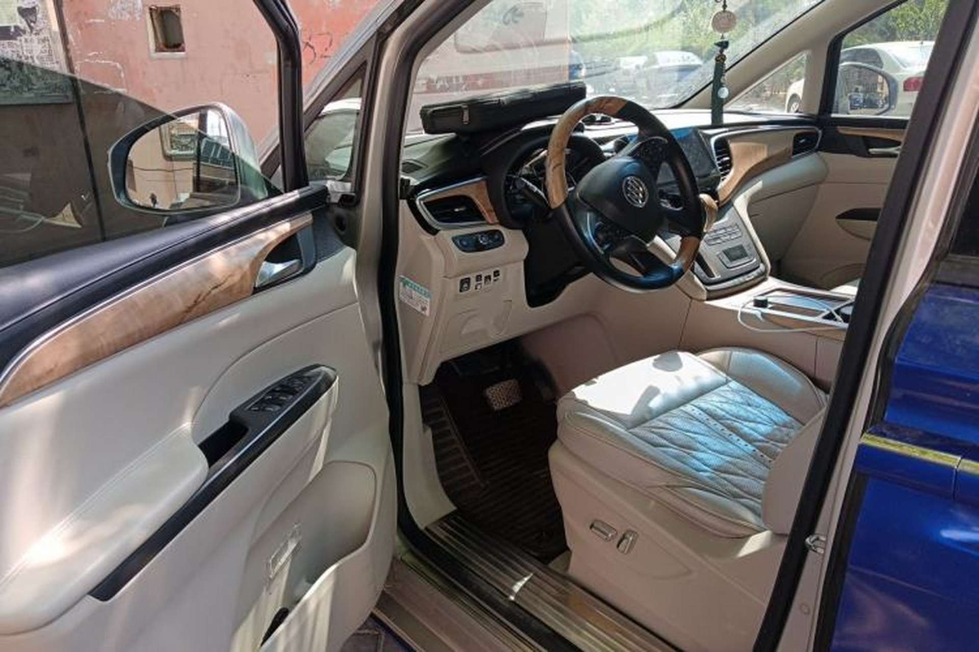 Used Buick GL8 2018 ES 28T Comfort Model China VI Standard Driver Seat