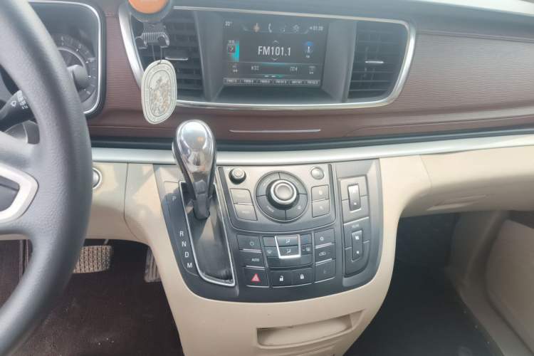 Used Buick GL8 2018 28T Comfort Model China VI Standard Audio And AC Panel