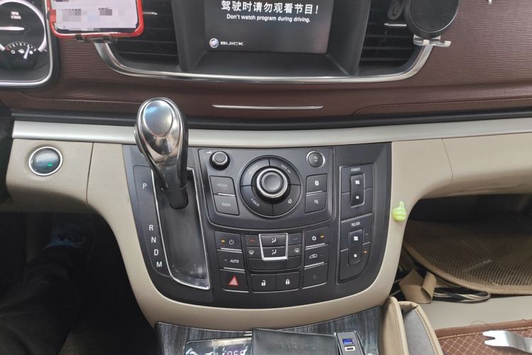 Used Buick GL8 2018 28T Luxury Model China VI Standard Audio And AC Panel