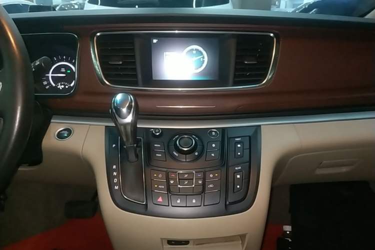 Used Buick GL8 2018 28T Luxury Model China VI Standard Audio And AC Panel