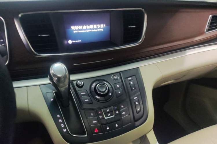 Used Buick GL8 2018 28T Luxury Model China VI Standard Audio And AC Panel