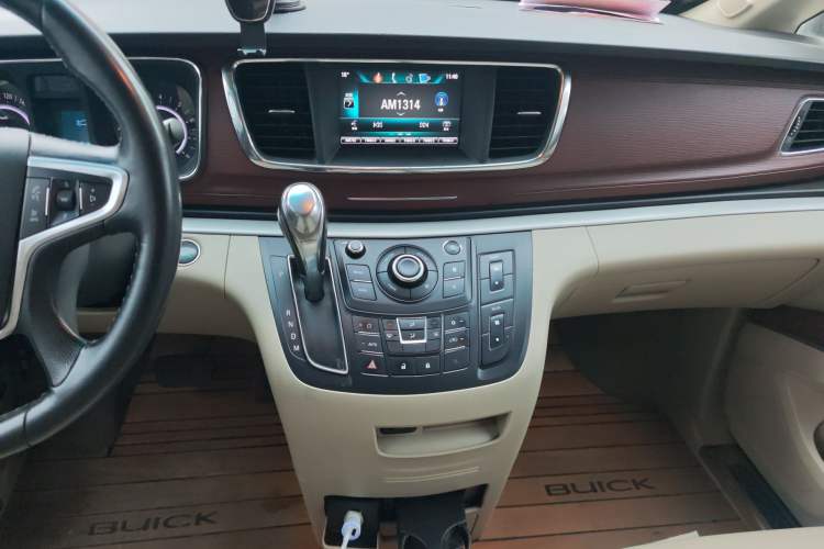 Used Buick GL8 2018 28T Luxury Model China VI Standard Audio And AC Panel