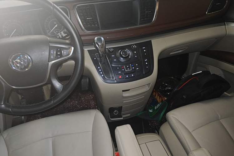Used Buick GL8 2018 28T Luxury Model China VI Standard Audio And AC Panel