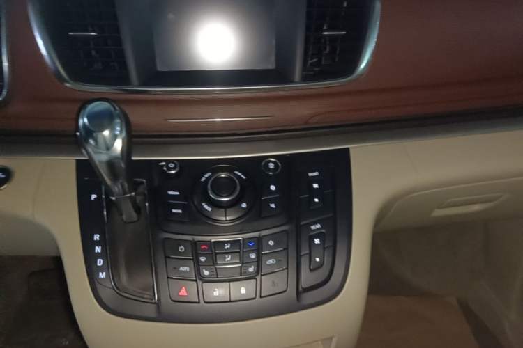 Used Buick GL8 2018 28T Prestige Version China VI Standard Audio And AC Panel