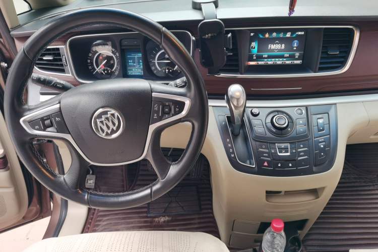 Used Buick GL8 2018 28T Luxury Model China VI Standard Audio And AC Panel