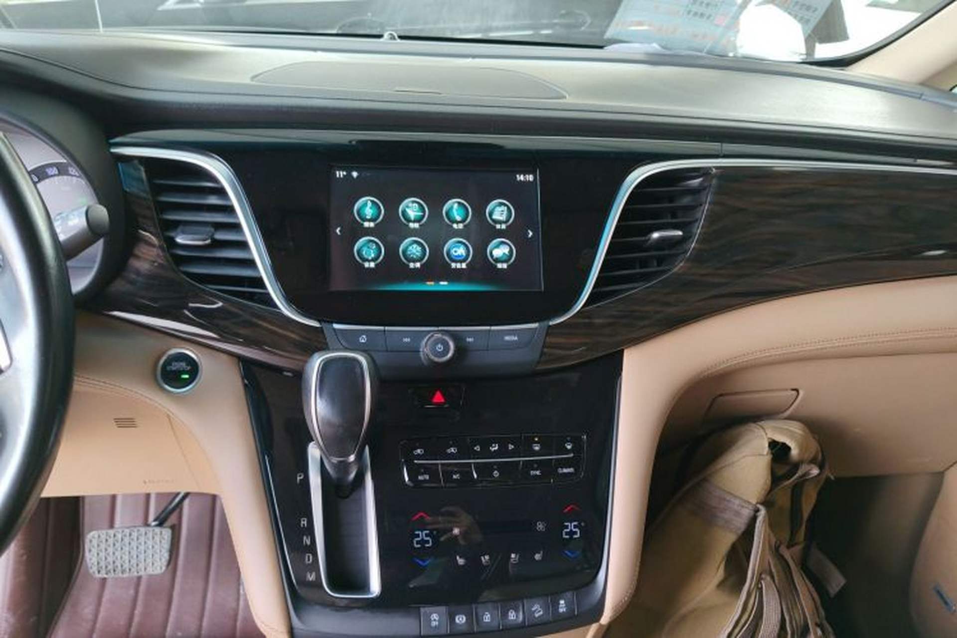 Used Buick GL8 2018 ES 28T Flagship Model China VI Standard Audio And AC Panel