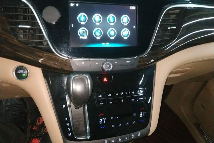 Used Buick GL8 2018 ES 28T Flagship Model China VI Standard Audio And AC Panel