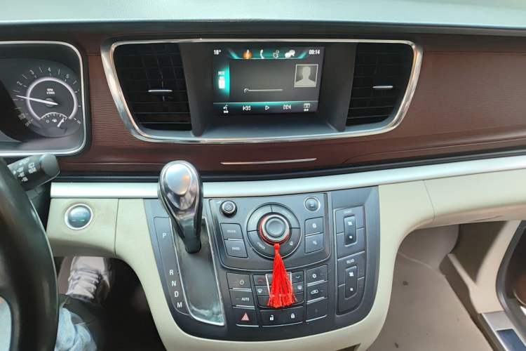 Used Buick GL8 2018 28T Luxury Model China VI Standard Audio And AC Panel