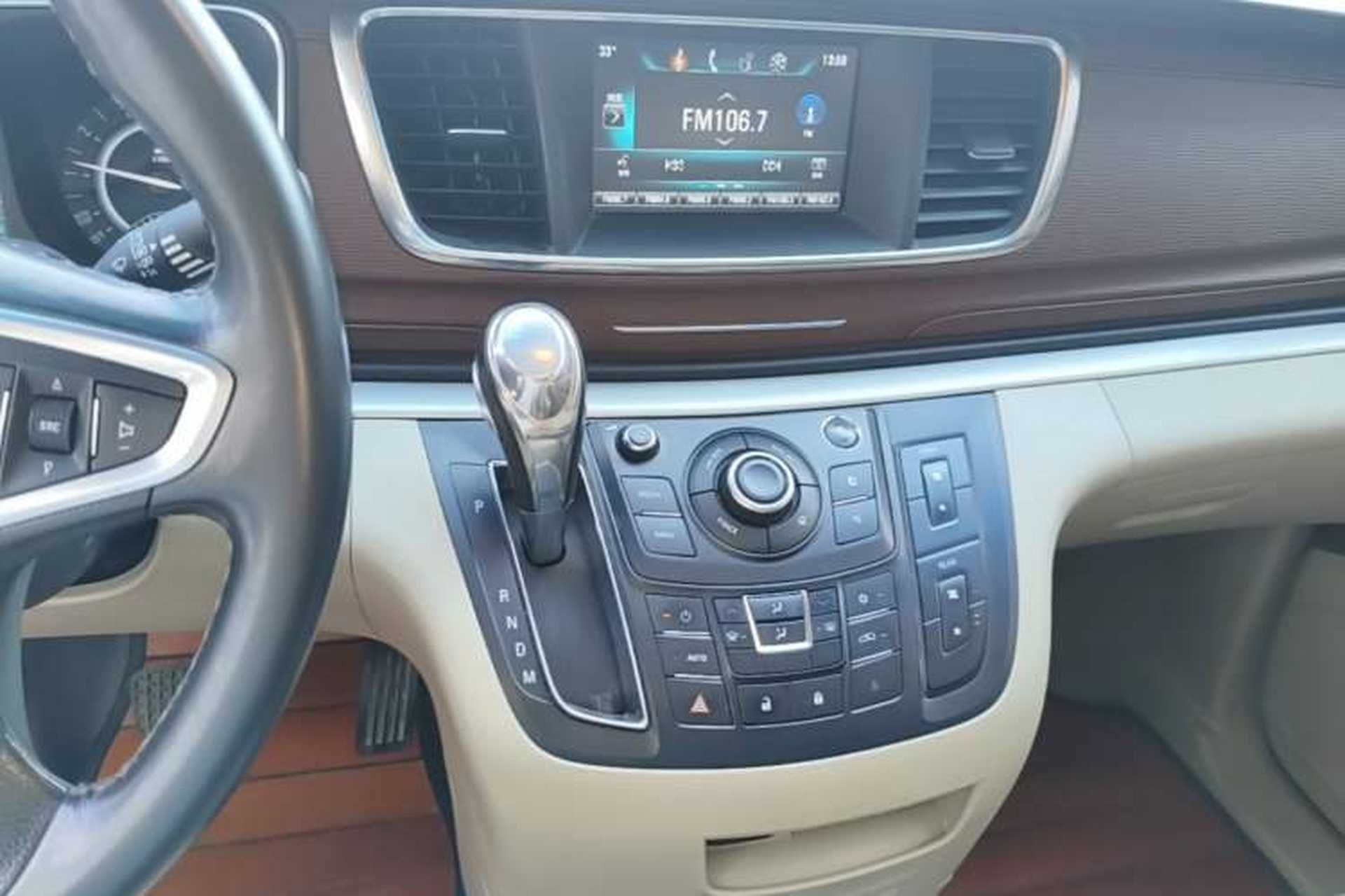 Used Buick GL8 2018 28T Luxury Model China VI Standard Audio And AC Panel