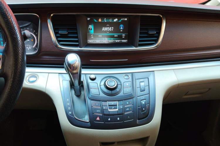 Used Buick GL8 2018 28T Comfort Model China VI Standard Audio And AC Panel